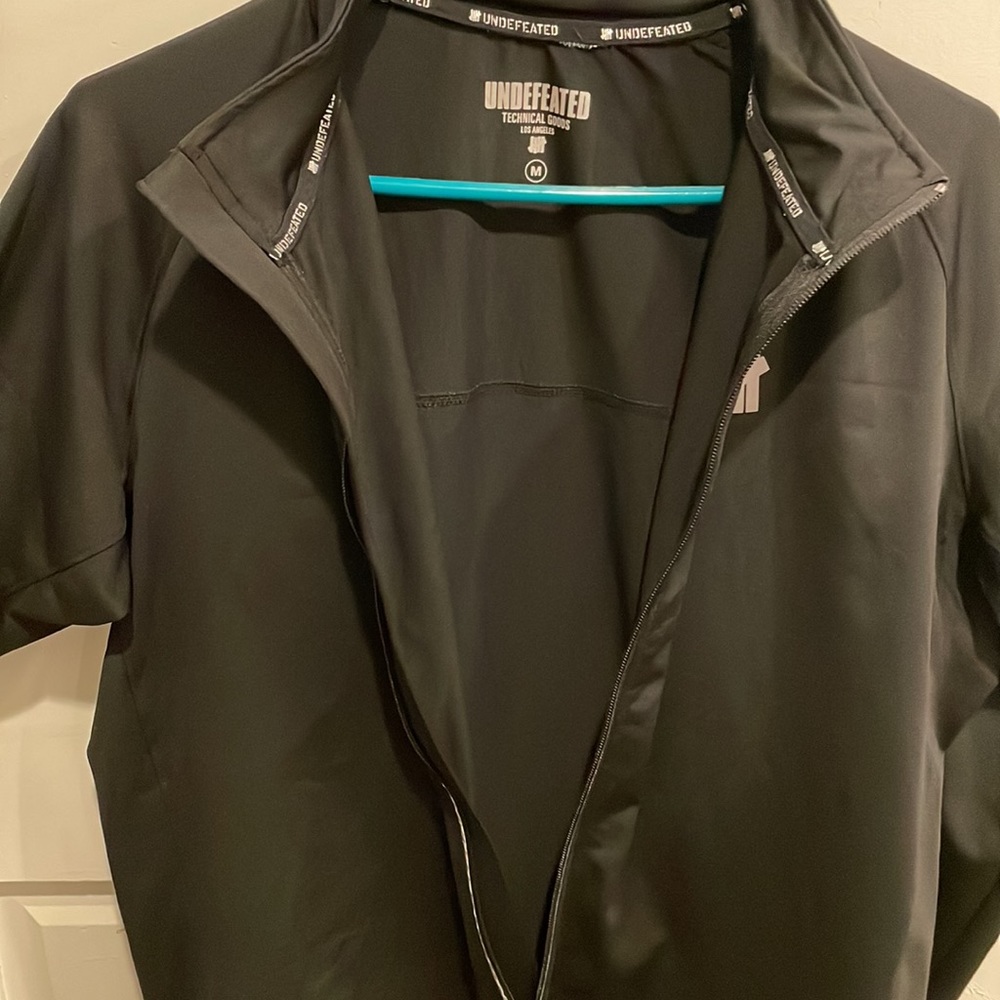 Men’s Undefeated jacket - Picture 4 of 5